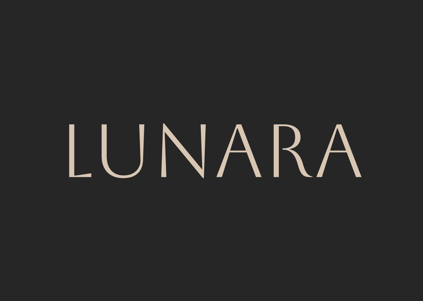 LUNARA yazılı bej renkte büyük harflerle koyu gri arka plan üzerinde.