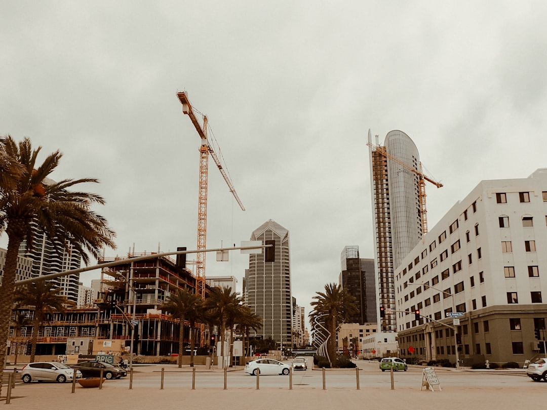 Streetscape of a vibrant Downtown San Diego neighborhood with modern apartment buildings - 1 bedroom apartments downtown san