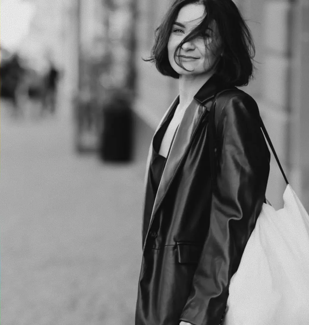 Anastasia Zagura — dermoestetista professionista con 10 anni di esperienza, fondatrice dello studio ARCHIVIA a Perugia, specializzata in pelle sensibile e problematica