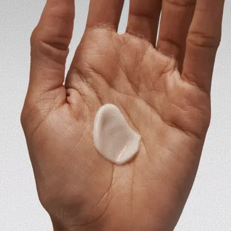 Peeling personalizzato per uniformare il tono della pelle — correzione di discromie, macchie, esiti post-acne e fotodanneggiamento nello studio ARCHIVIA