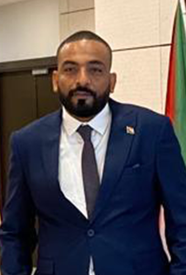 Leader Image 