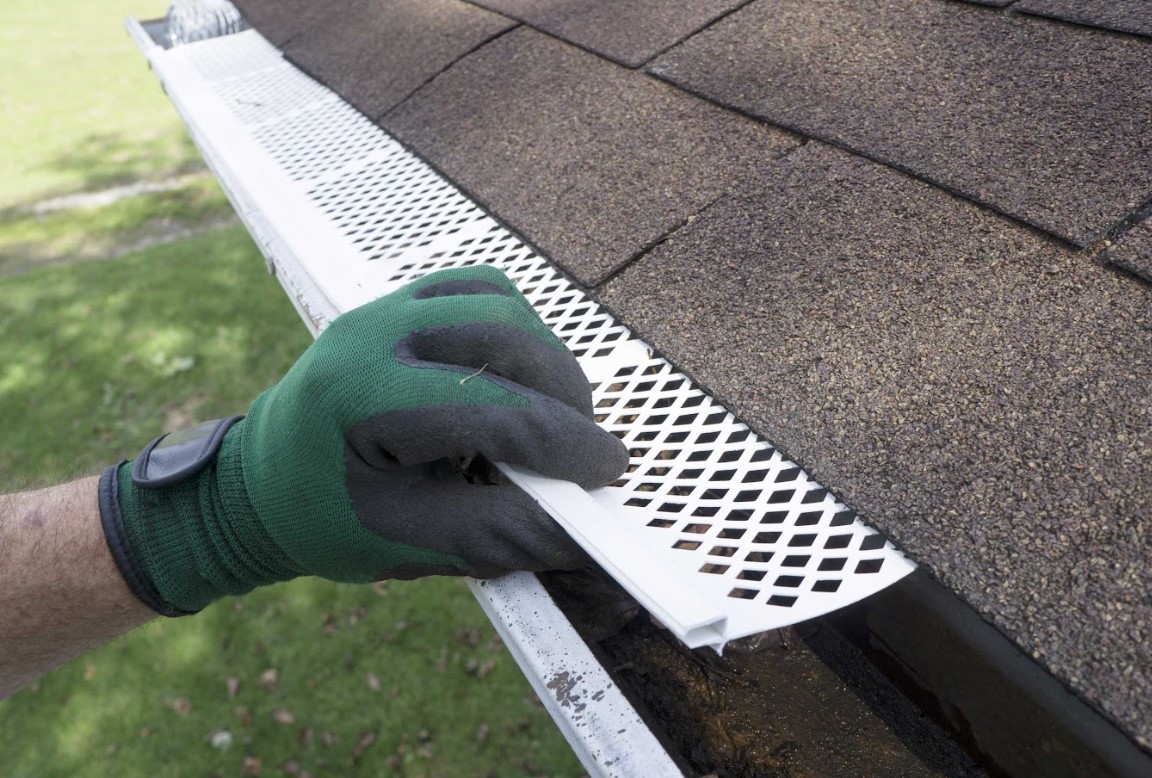 DIY gutter cleaning in Anaheim