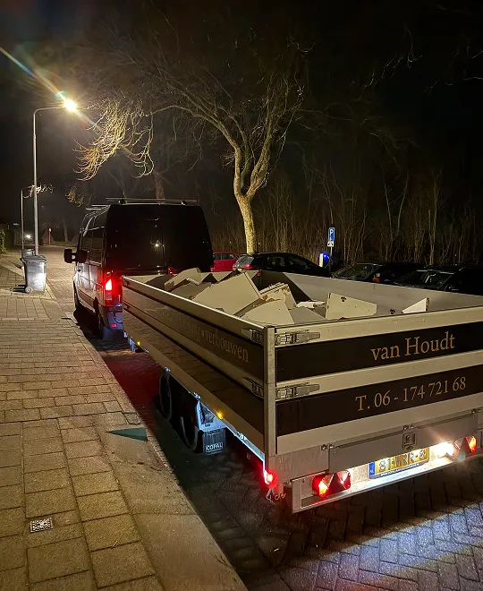 Overleg met de opdrachtgever tijdens een bouwproject
