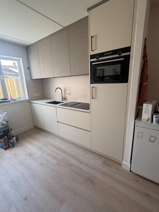 Maatwerk keuken gemaakt en geplaatst