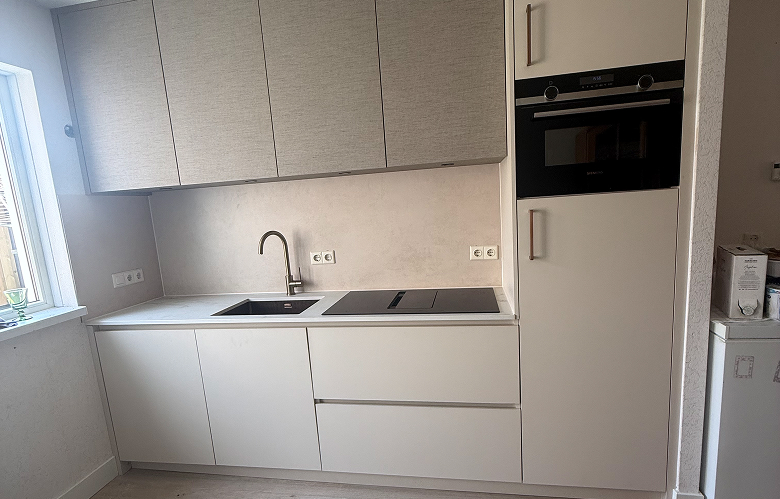 Op maat gemaakte keuken, ontworpen en geplaatst door Van Houdt Bouwtotaal