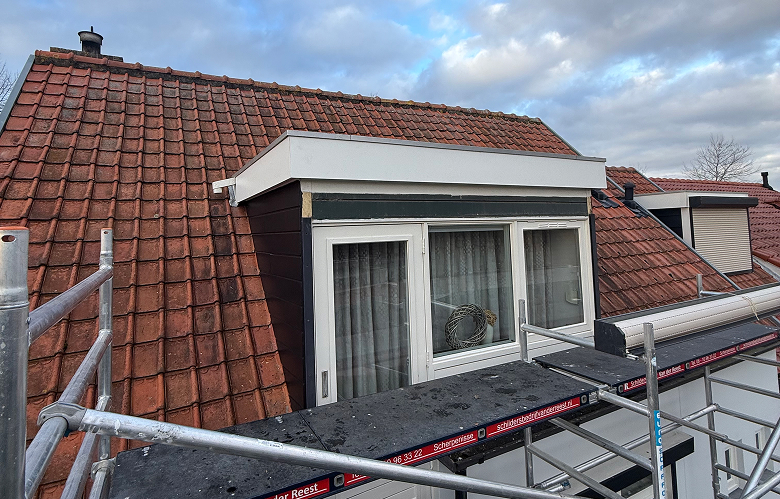 Dakkapel voorzien van kunststof boeidelen in Scherpenisse