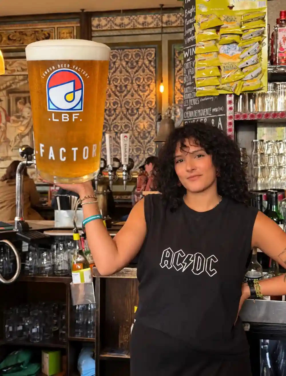 Introducing Staff Favourites 🍻 First up is Jasmin, and her pick is Parasol, our dry-hopped lager from London Beer Factory.

Crisp and refreshing, with a clean lager finish and extra aroma from the dry-hopping process, which brings out the hops’ fresh, fragrant character without adding bitterness in the same way as a more hop-forward IPA.

Next time you’re at The Ten Bells, give Jasmin’s favourite a try!