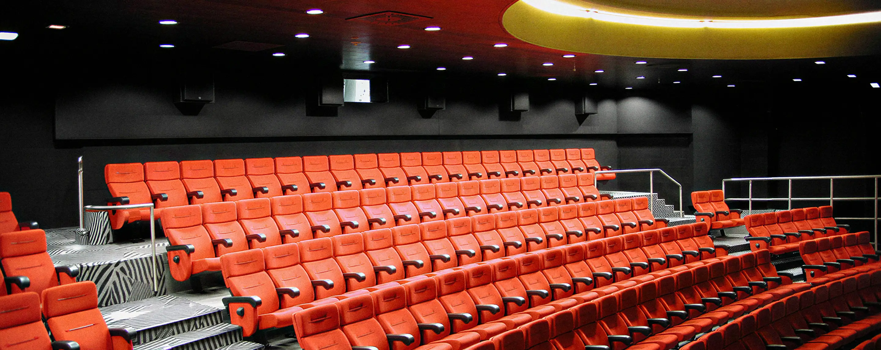 Kinobestuhlung Modell Príncipe im Kino 1 des Metropol Stuttgart