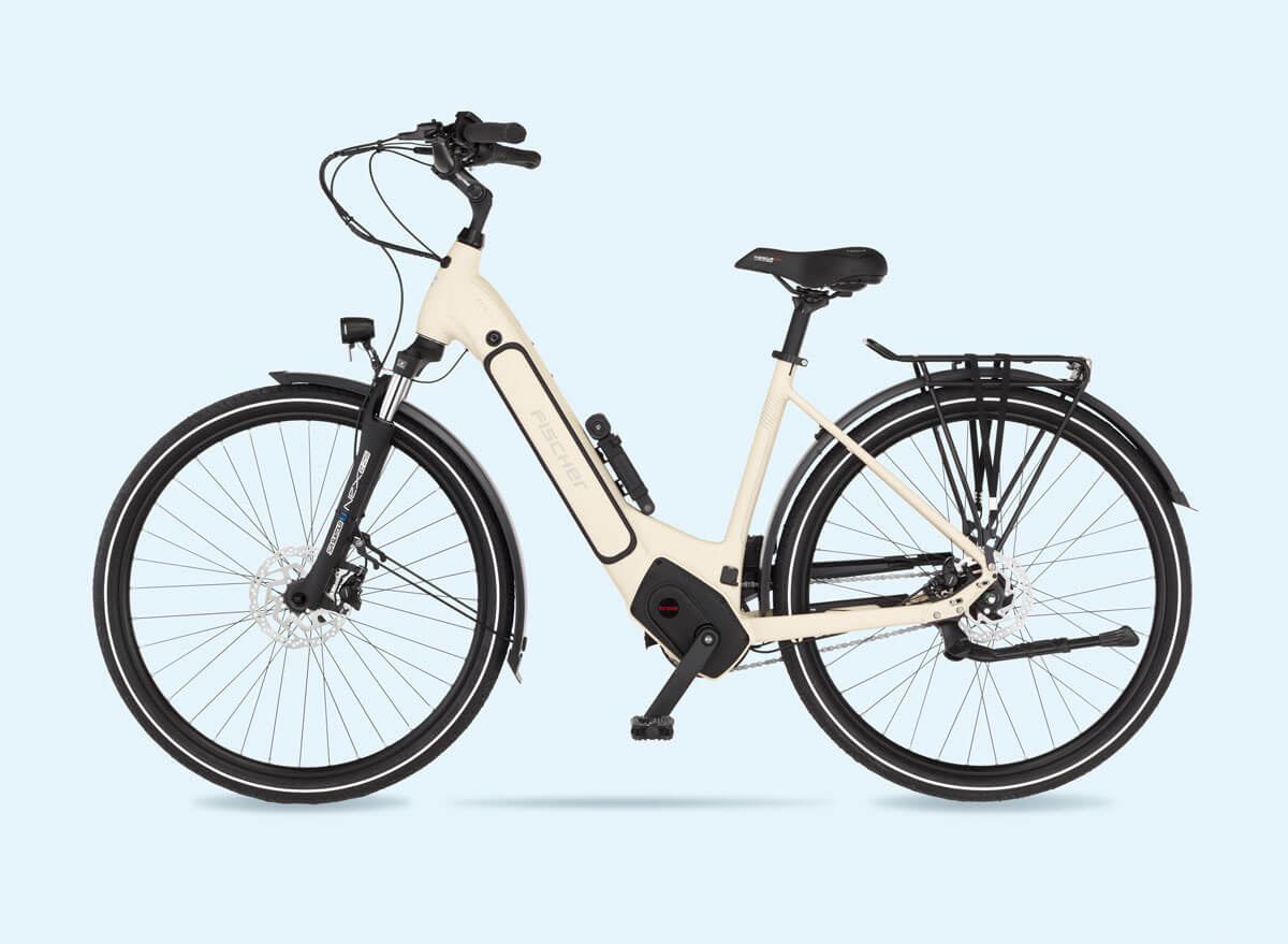 Blaues Fischer Cita-Elektrofahrrad mit tiefem Einstieg (Wave-Rahmen) von links