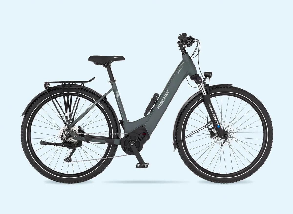 Blaues Fischer Terra-Elektrofahrrad mit tiefem Einstieg (Wave-Rahmen) von rechts
