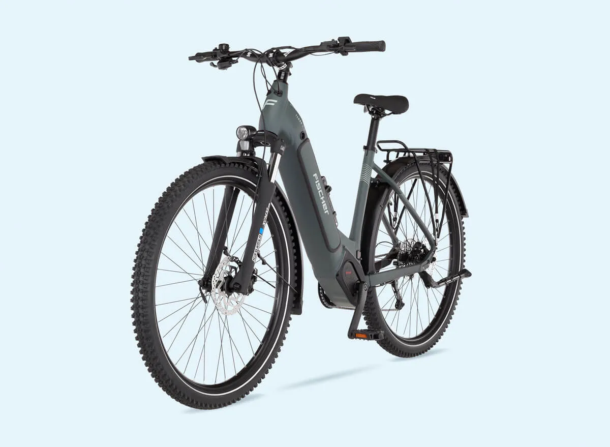 Blaues Fischer Terra-Elektrofahrrad mit tiefem Einstieg (Wave-Rahmen) von schräg links