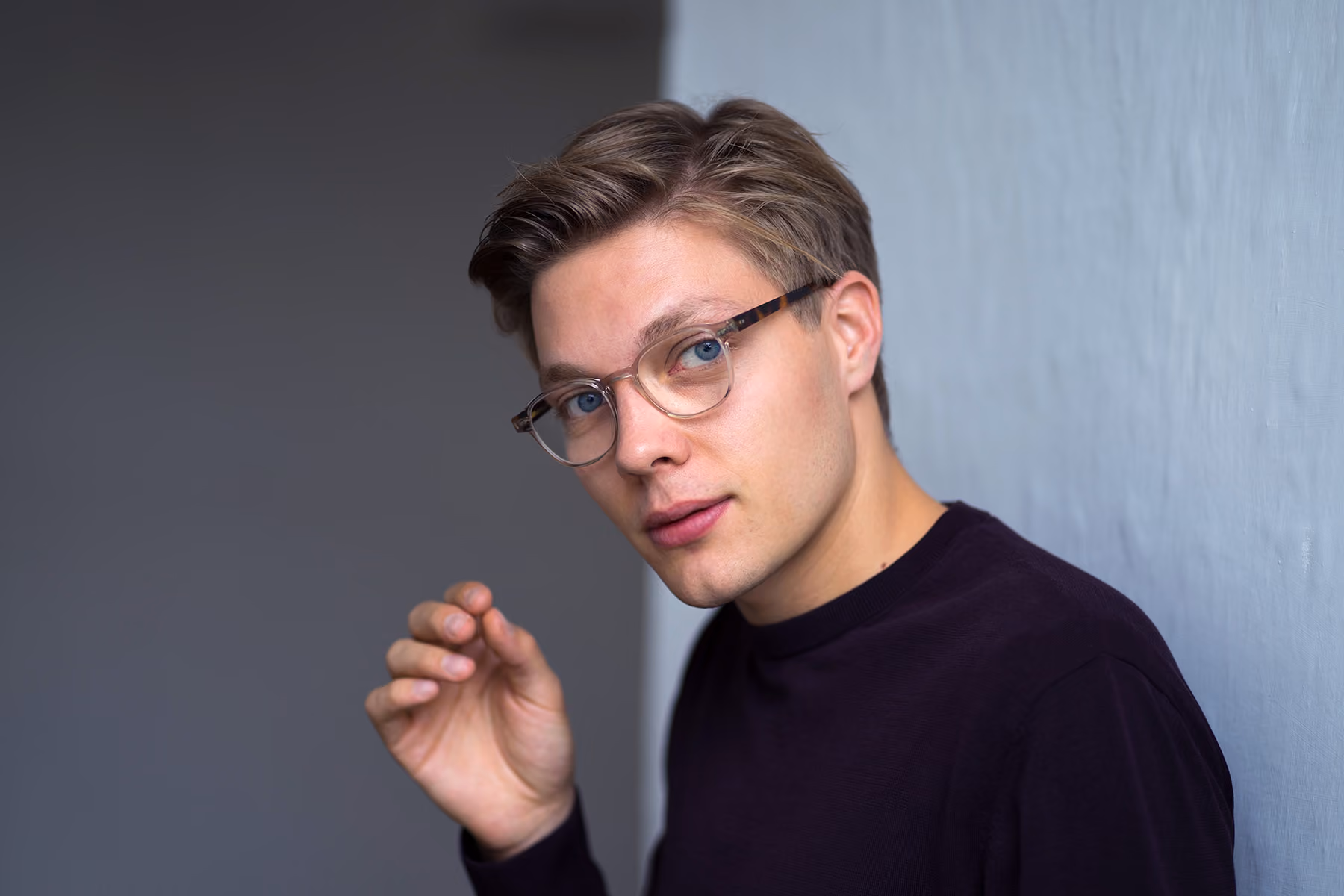 Der Countertenor Alois Mühlbacher studierte Schauspiel in Linz und Sologesang in Wien, zurzeit setzt er sein Masterstudium in London bei Michael Chance fort. Foto: Alexander Eder