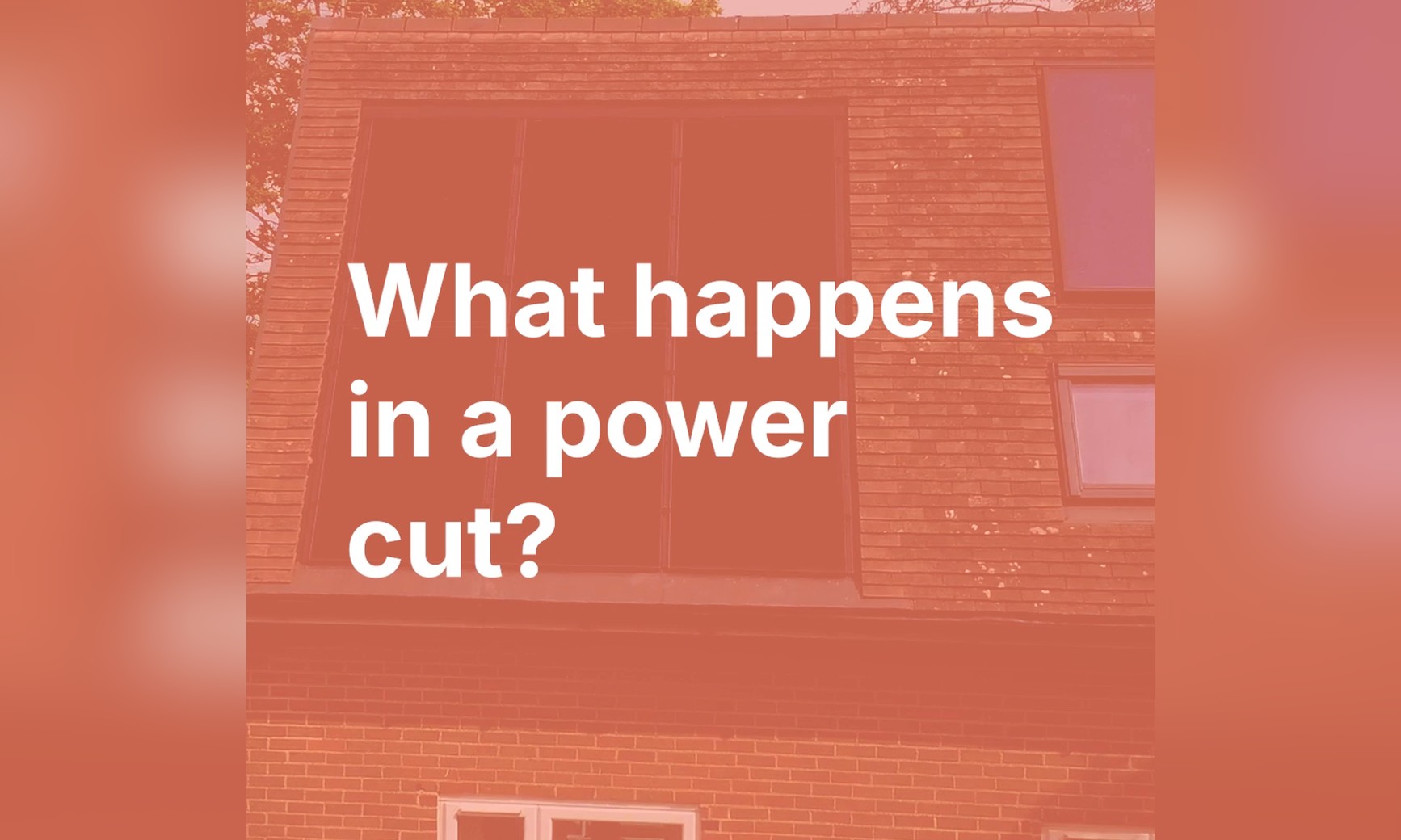 What Happens To Solar Panels And Batteries In A Power Cut? | JellyWatt FAQ