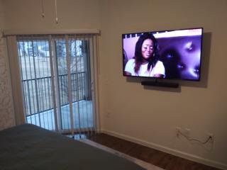 Soundbar & TV Combo