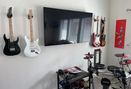 TV and Accesory Mounting