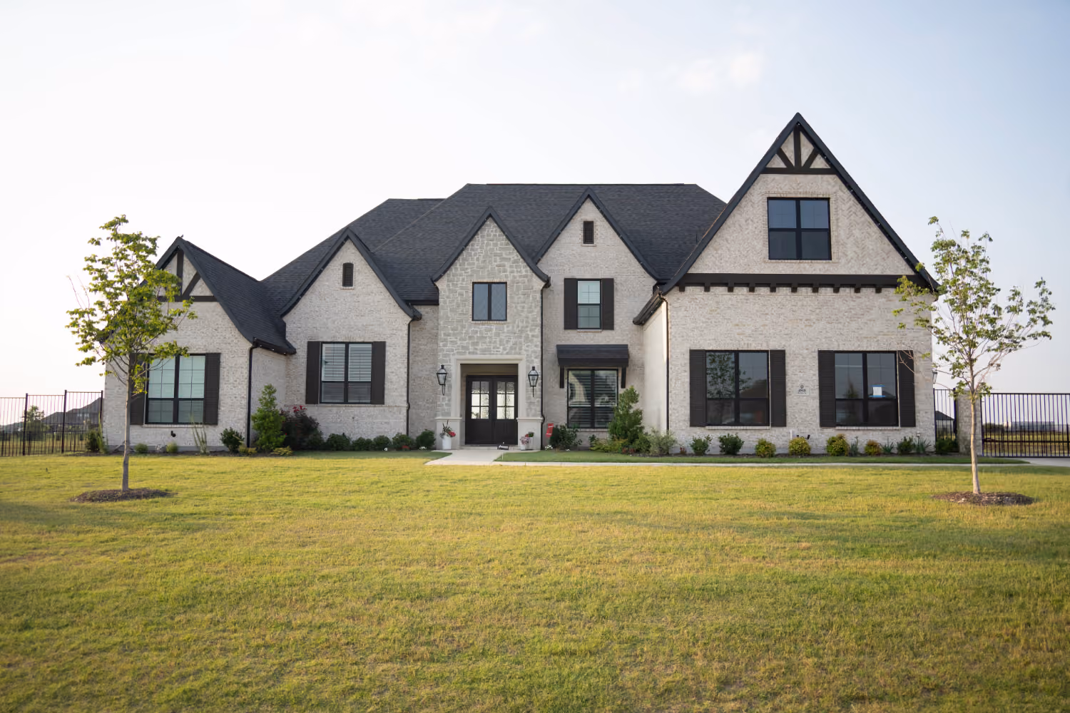 Permanent outdoor lighting system