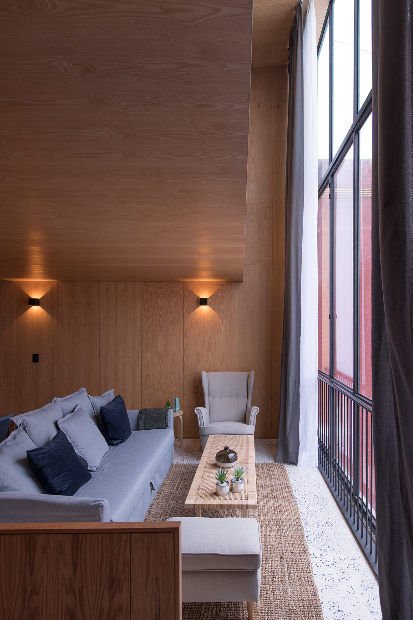 Triplex — interior