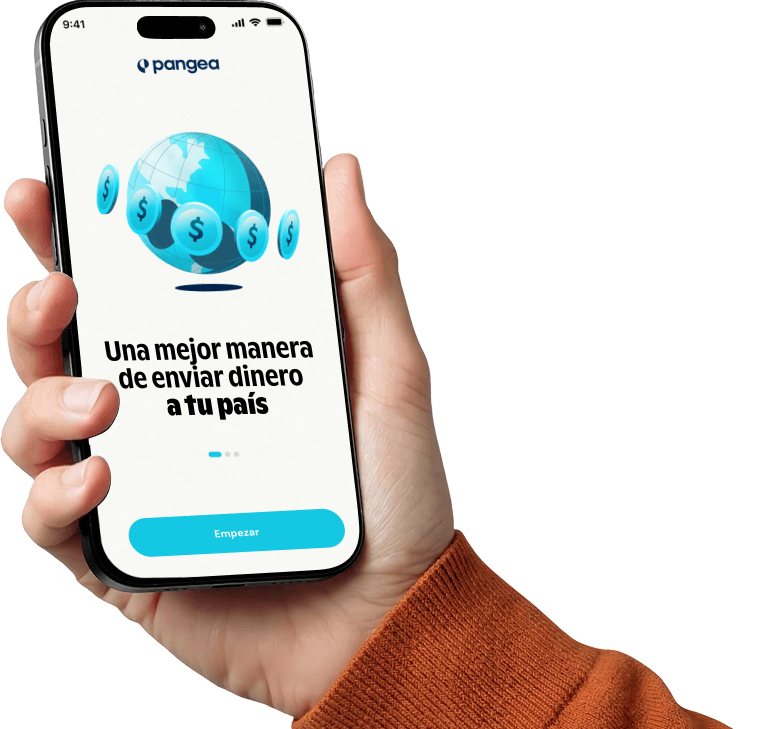 Se abrió la persona que sostenía un teléfono con la aplicación Pangea. En la pantalla aparece el mensaje «Una forma mejor de enviar dinero a casa» y en la parte inferior aparece el botón «Comenzar».