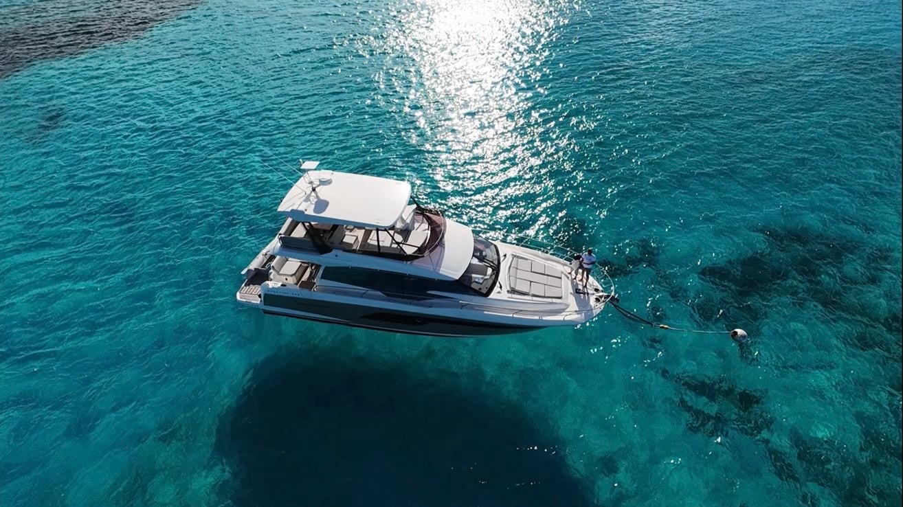 SEVEN yacht crew capability professional charter service