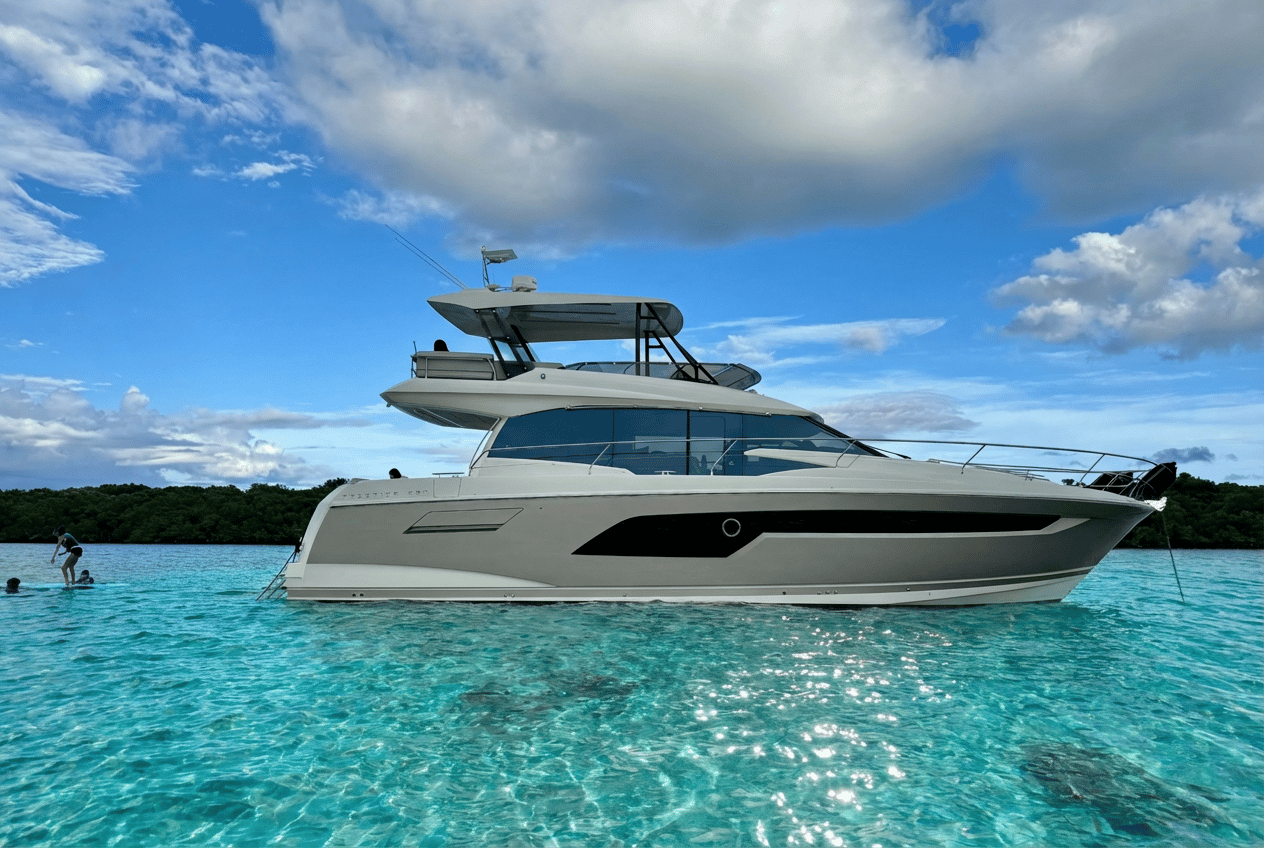 SEVEN yacht performance stability at sea Prestige 52
