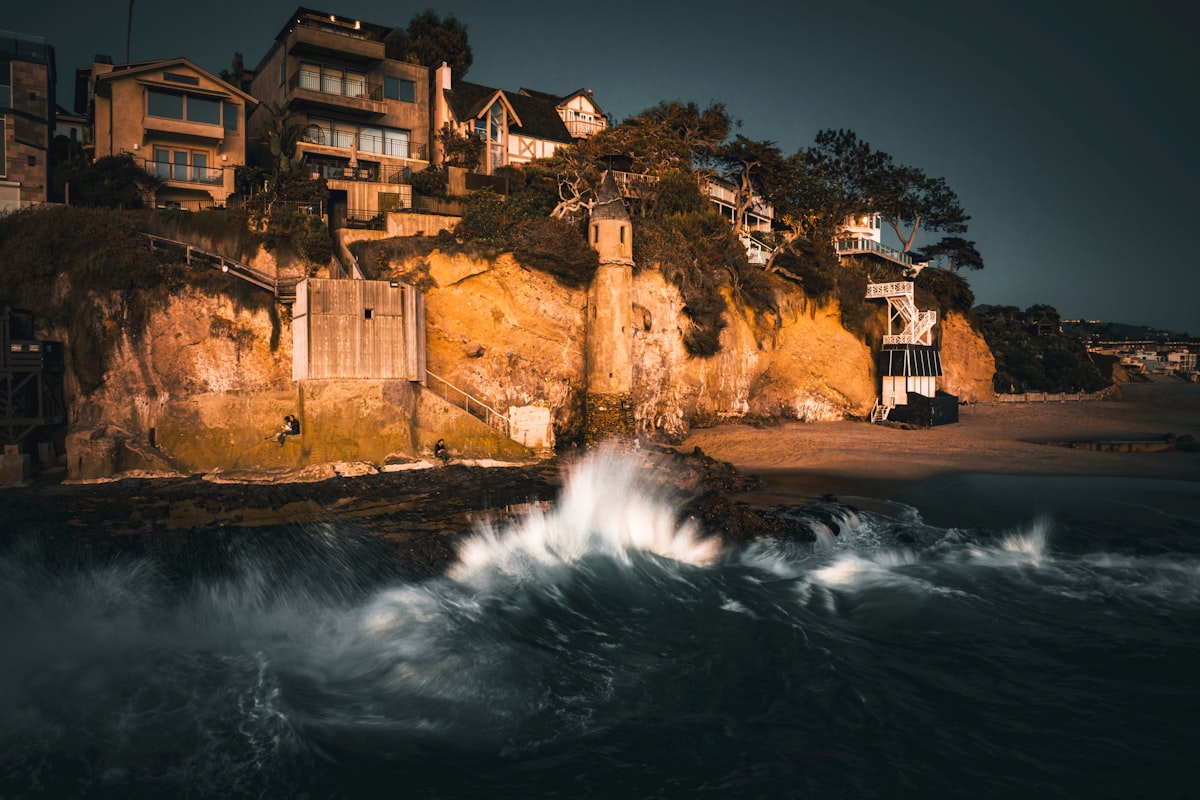 Laguna Beach coastline with dramatic cliffs and turquoise Pacific Ocean coves