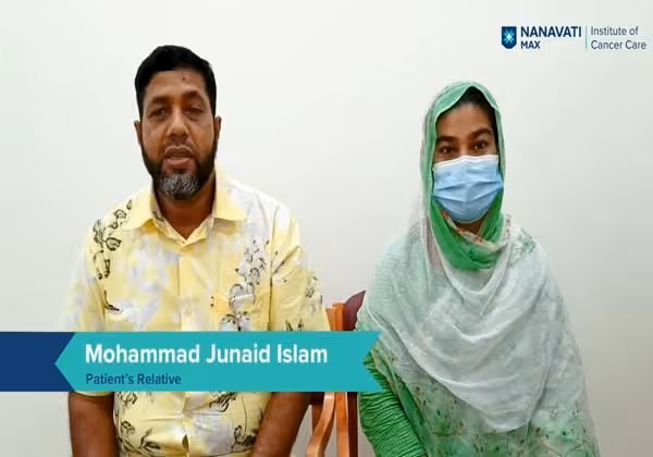 Patient Rujina Akhtar with her relative sharing their breast cancer treatment experience at Nanavati Max Hospital