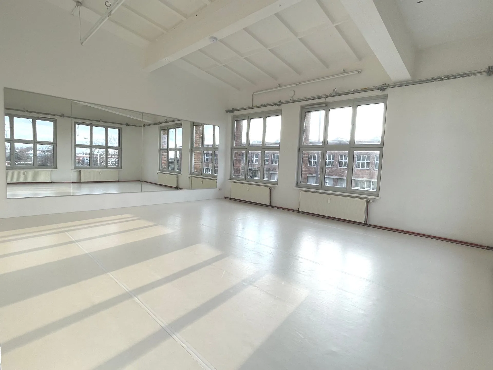 SENECA INTENSIV Studio 1