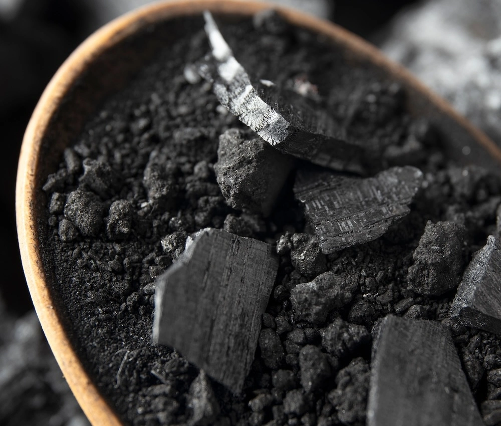 A bowl with large graphite shards.