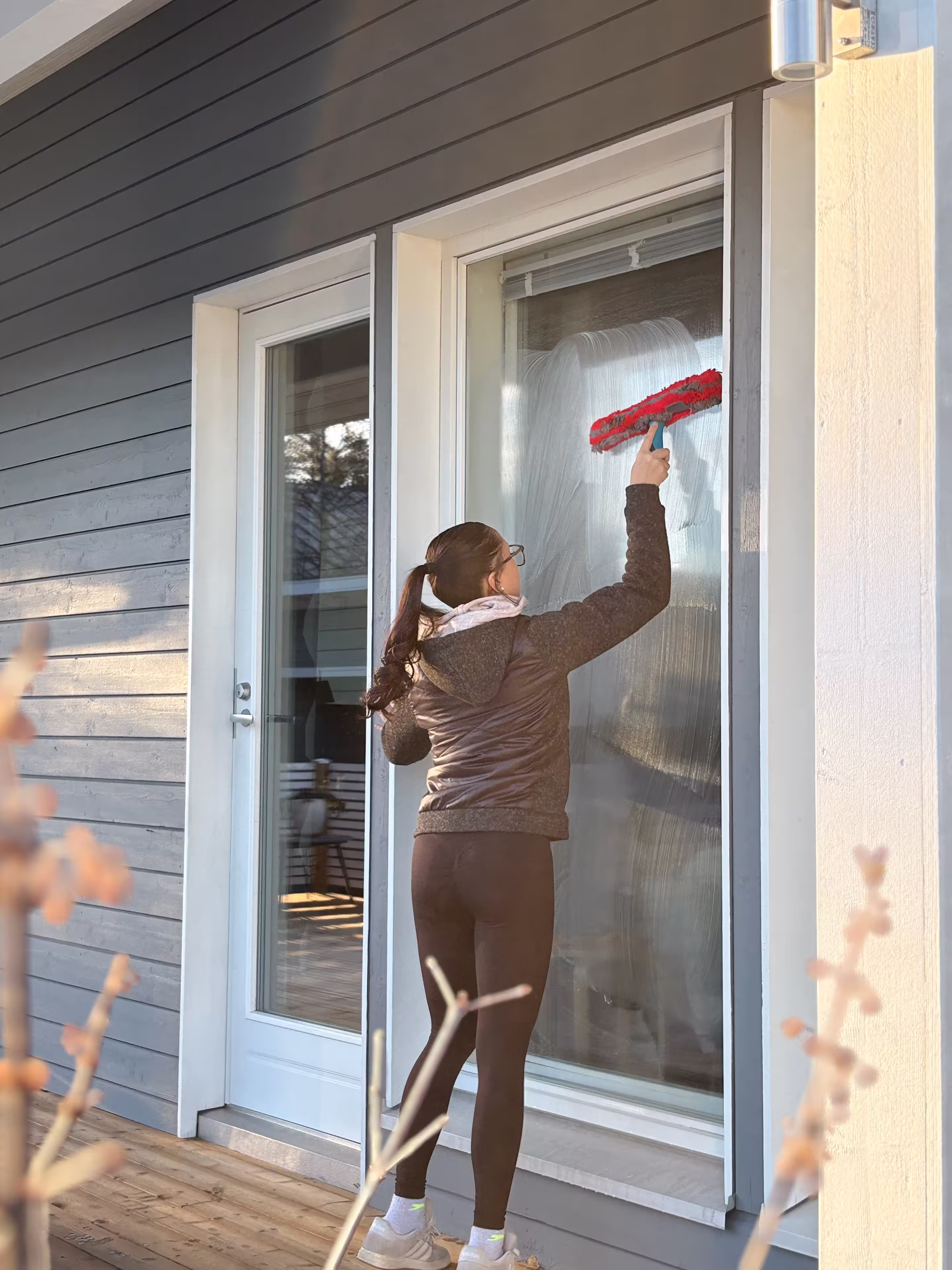 Ikkunanpesua Joensuussa ja Pohjoiskarjalassa - Puhdastiimi pesee