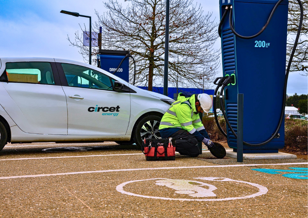 End-to-end charging infrastructure for public, business, fleet and residential environments.