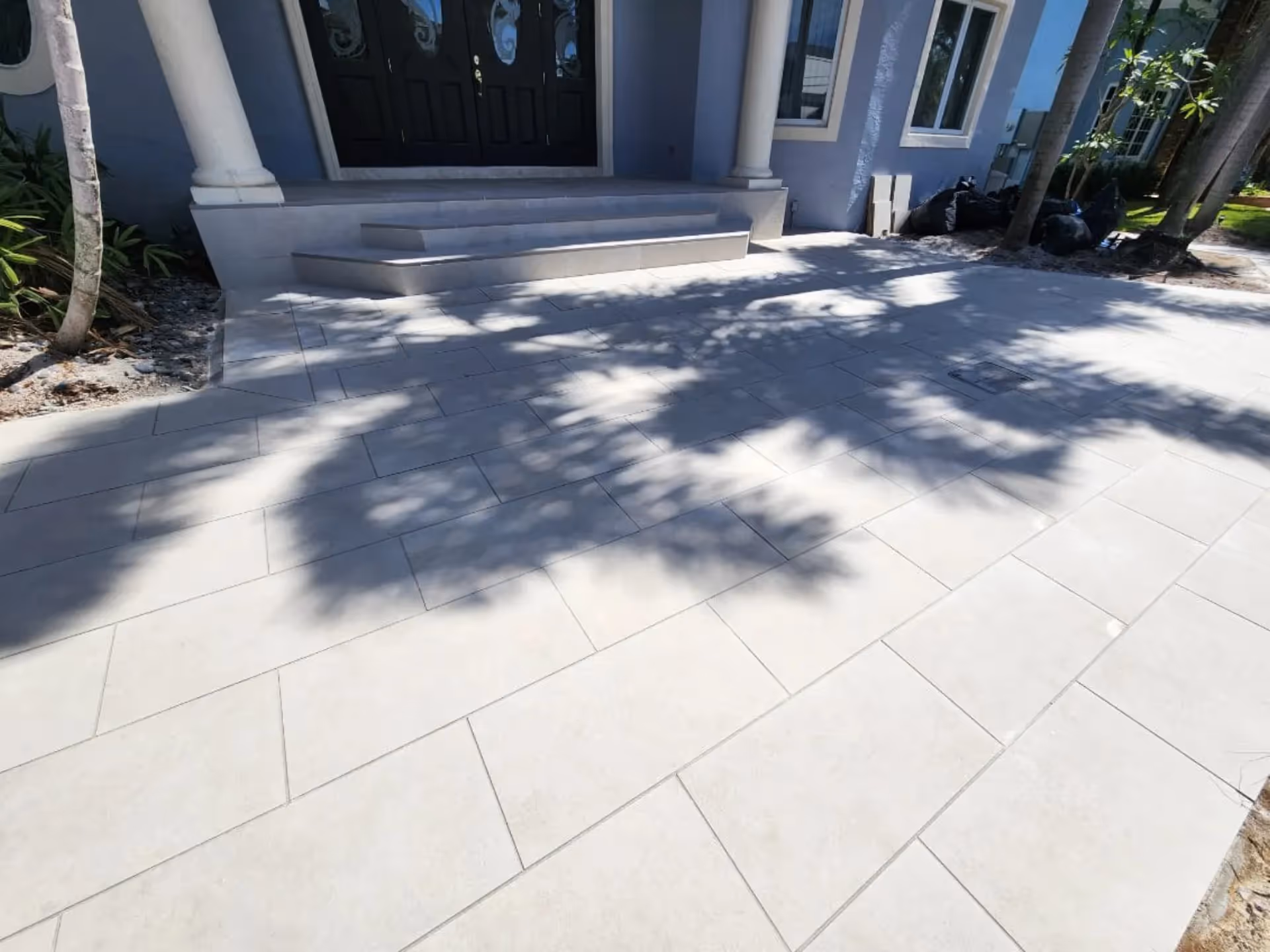 Buy Porcelain Pool Pavers in Florida: The Buyer's Guide