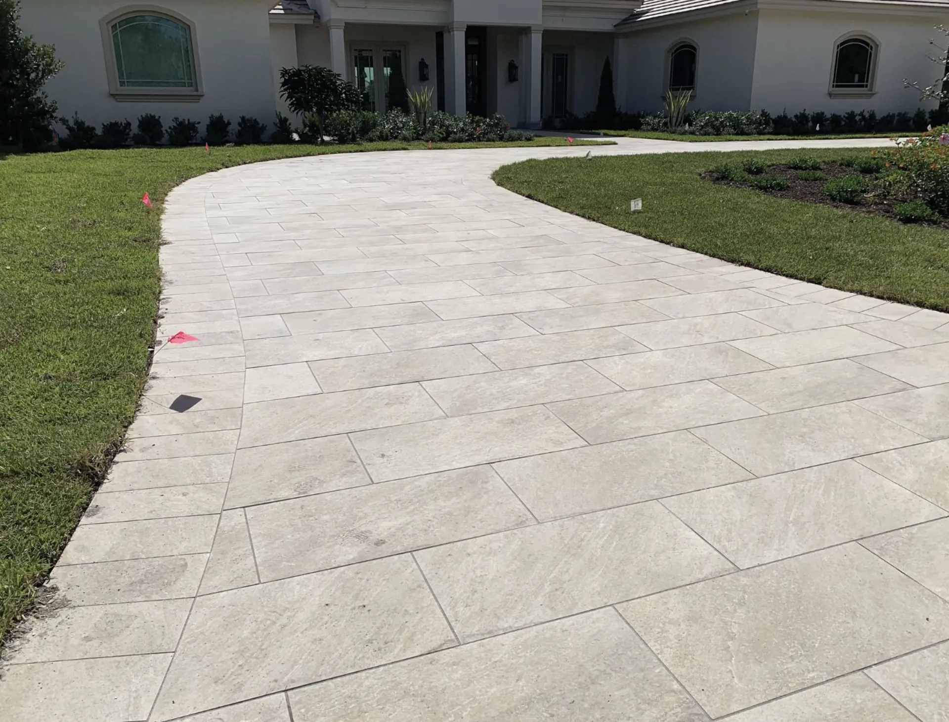 How to Find the Best Porcelain Pavers Manufacturer