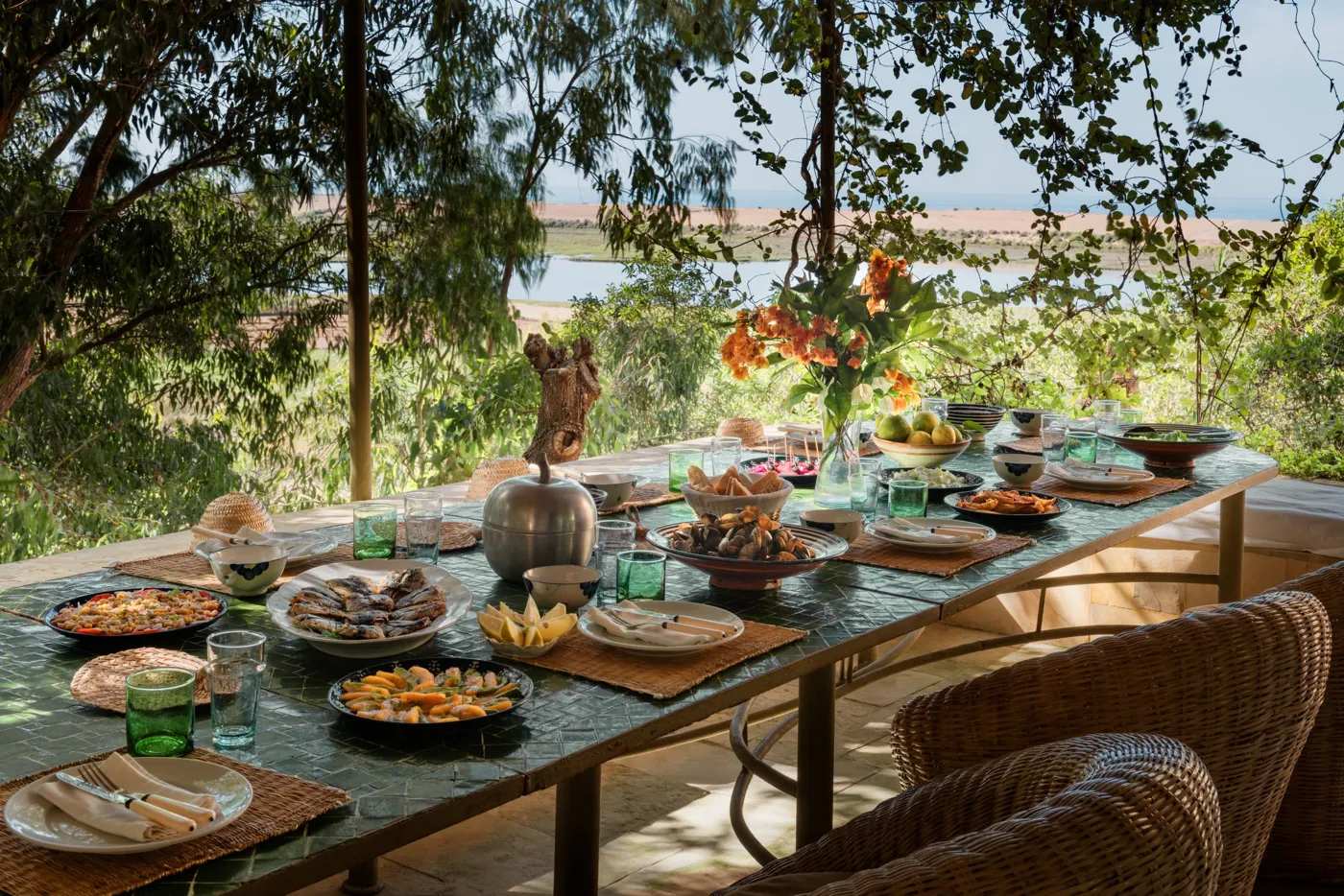 Lunch table facing the lagoon in Oualidia