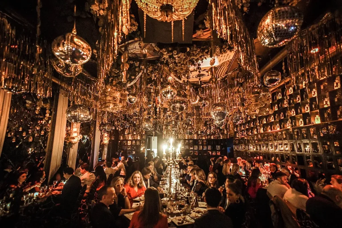 L'Épicurien Marrakech — live band lounge at the Es Saadi