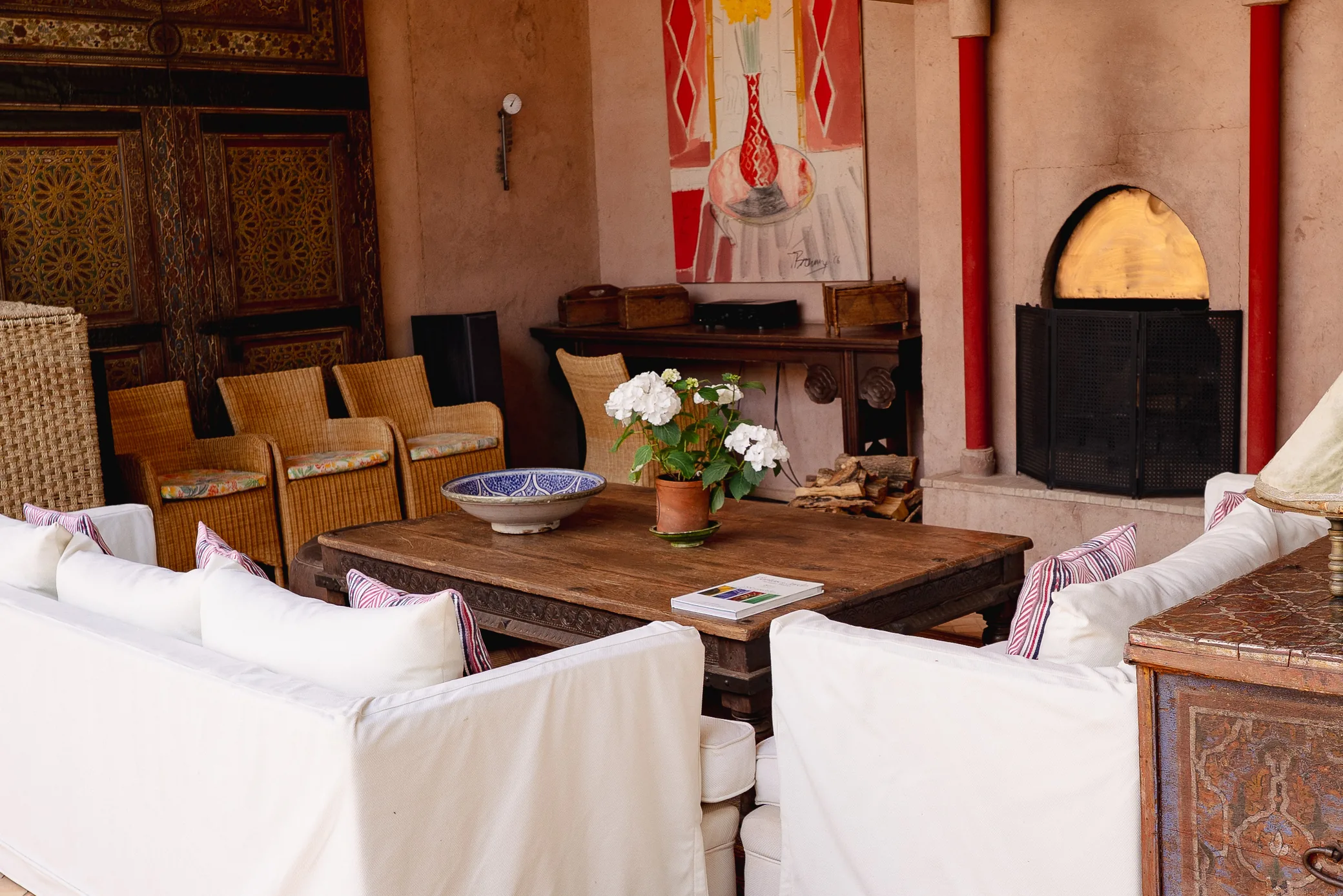 Salon lounge at Ezzahra Estate