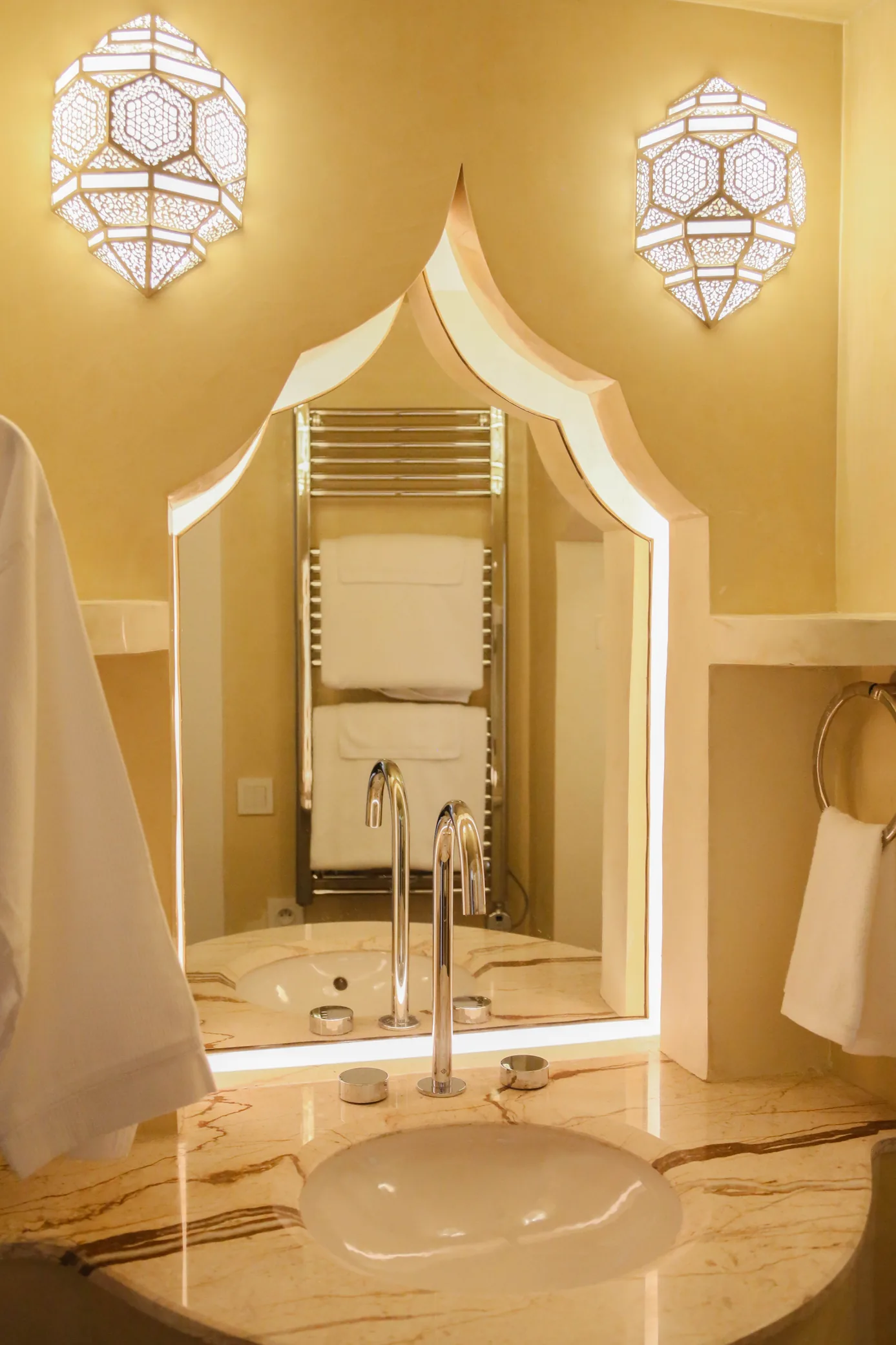 Ochre tadelakt bathroom at Riad Dar Saeed