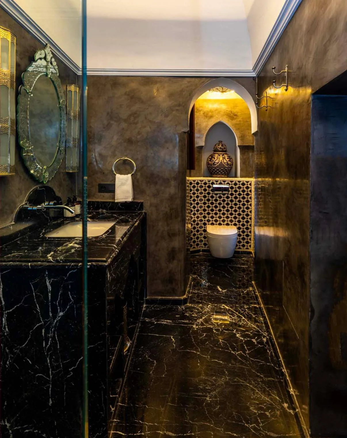 En-suite bathroom at Riad Dar Saeed