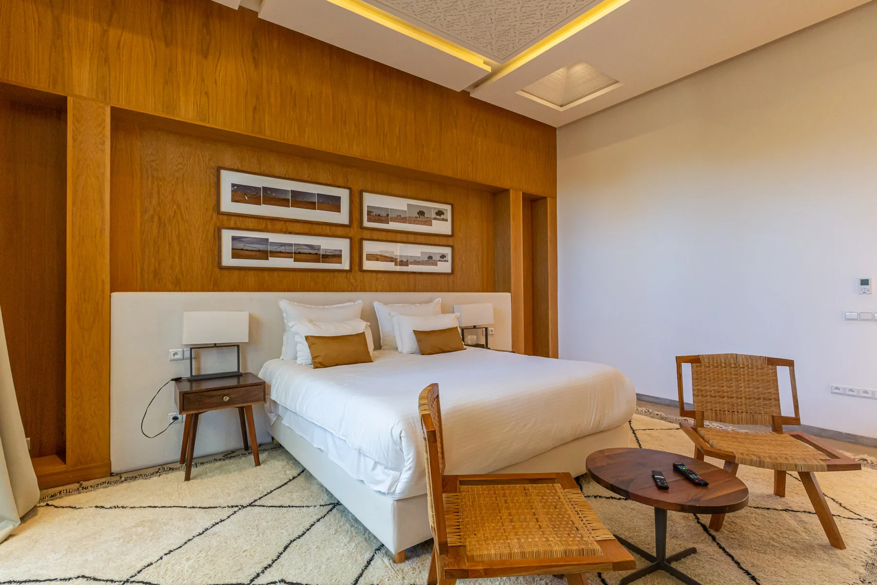 Villa Zephyra, 5 bedroom villa for rent in Marrakech, twin bedroom. The Marrakech Curator.