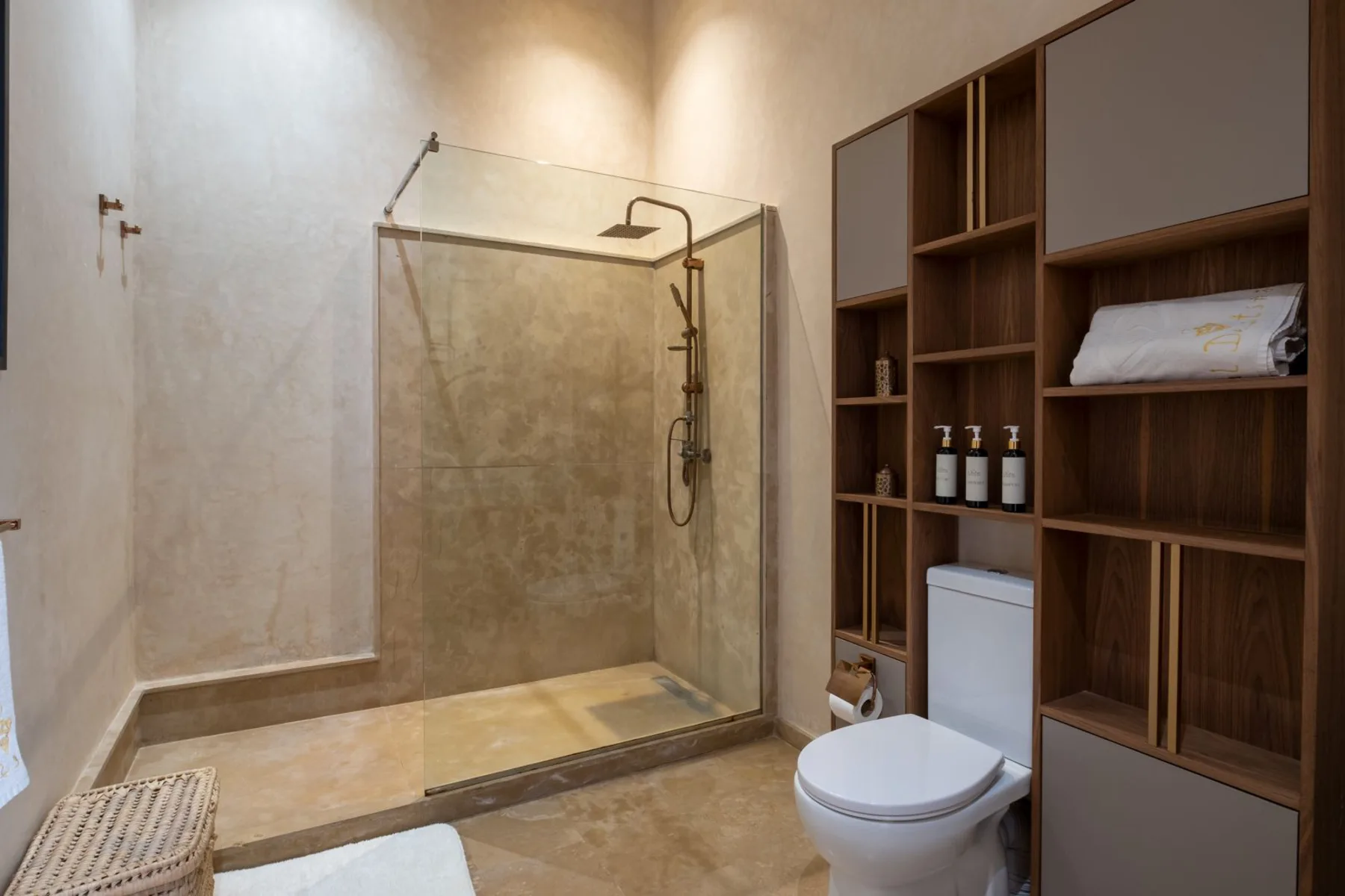 Villa Kallista, 12 bedroom wedding and event villa in Marrakech, tadelakt walk-in shower. The Marrakech Curator.