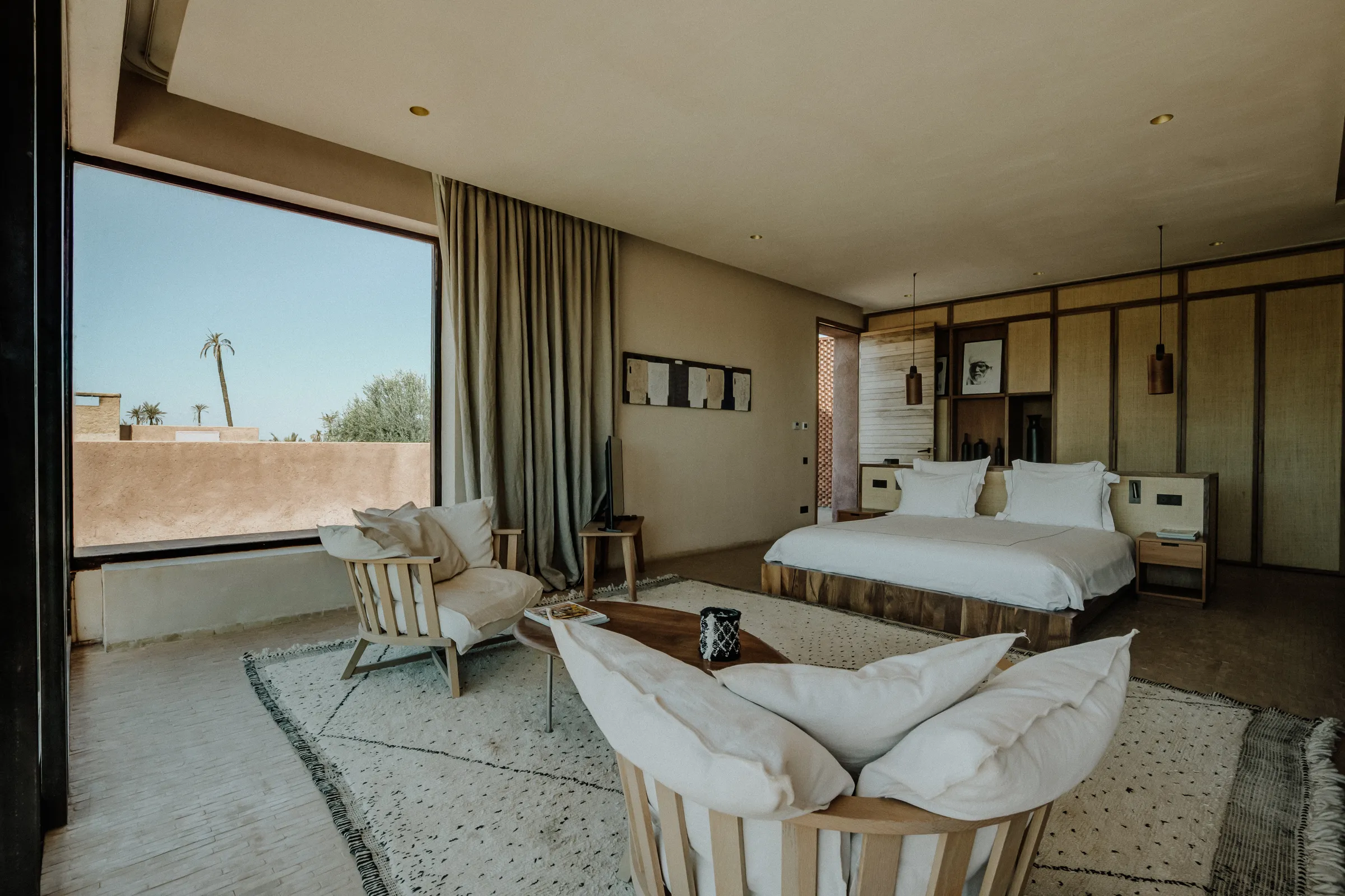 Villa Kalliope, private villa rental in the Palmeraie, Marrakech: suite with sitting area