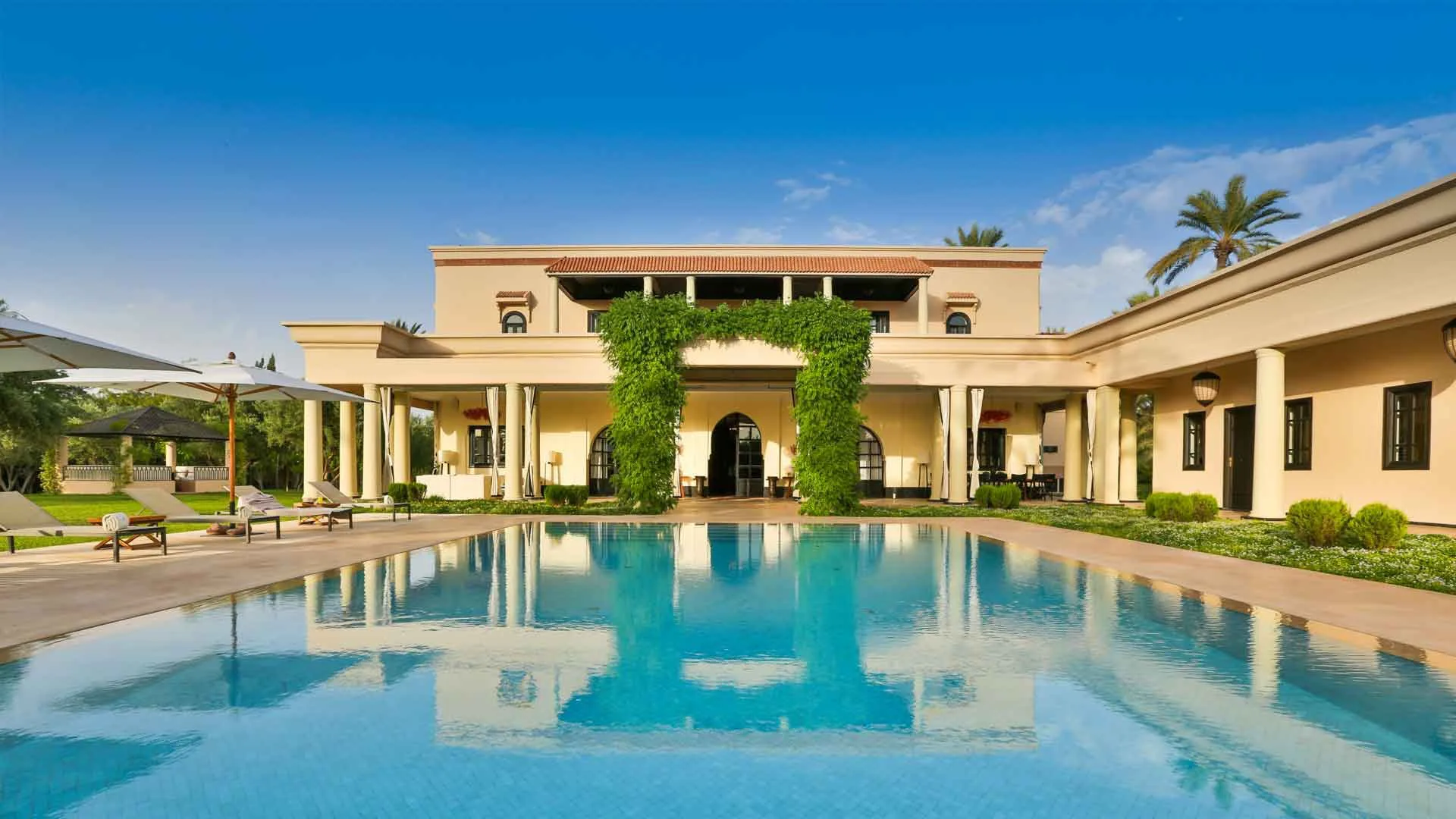 Villa Olympia, private villa rental in Bab Atlas, Marrakech: the villa and its large private pool