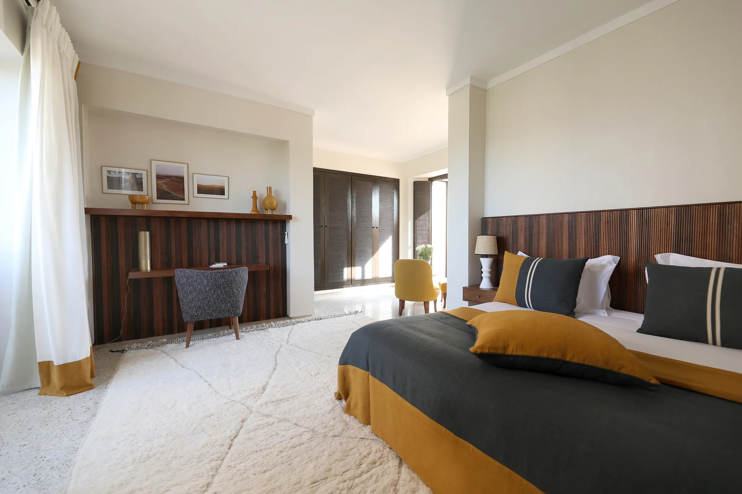 Villa Eos, private villa rental in the Palmeraie, Marrakech: suite with writing desk