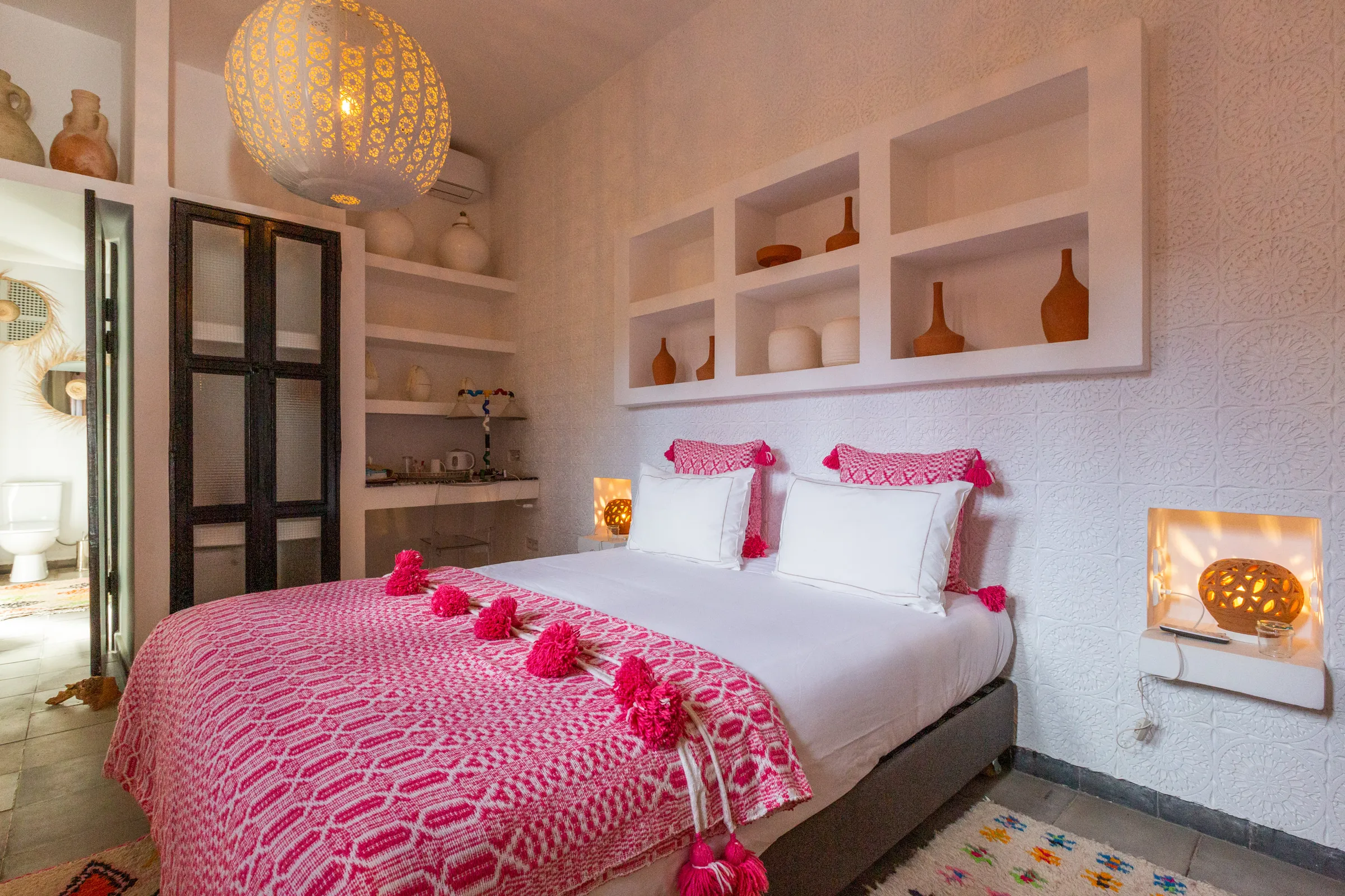 Villa Chloé, private estate rental in Sidi Abdellah Ghiat, Marrakech: bright bedroom