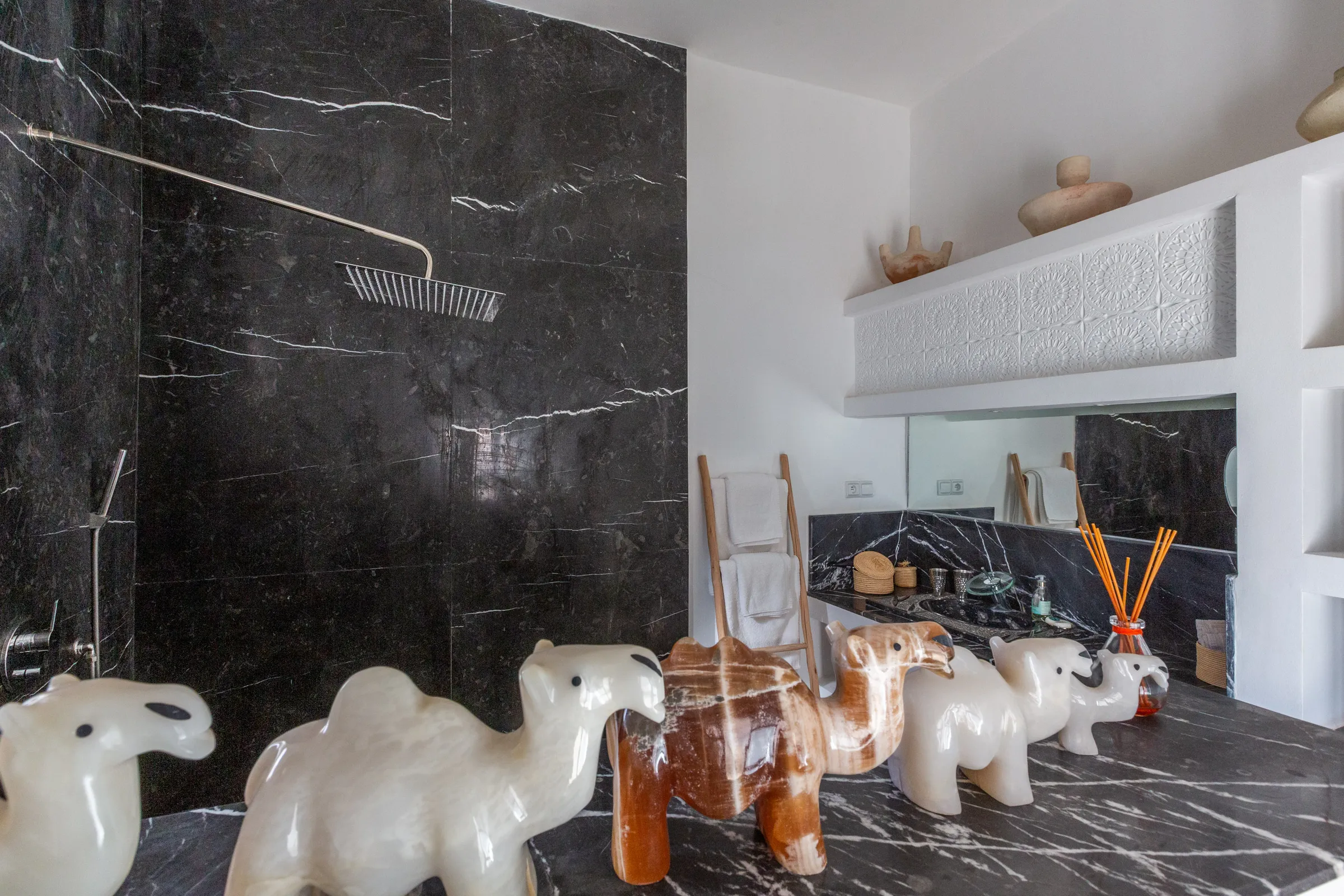 Villa Chloé, private estate rental in Sidi Abdellah Ghiat, Marrakech: black marble bathroom