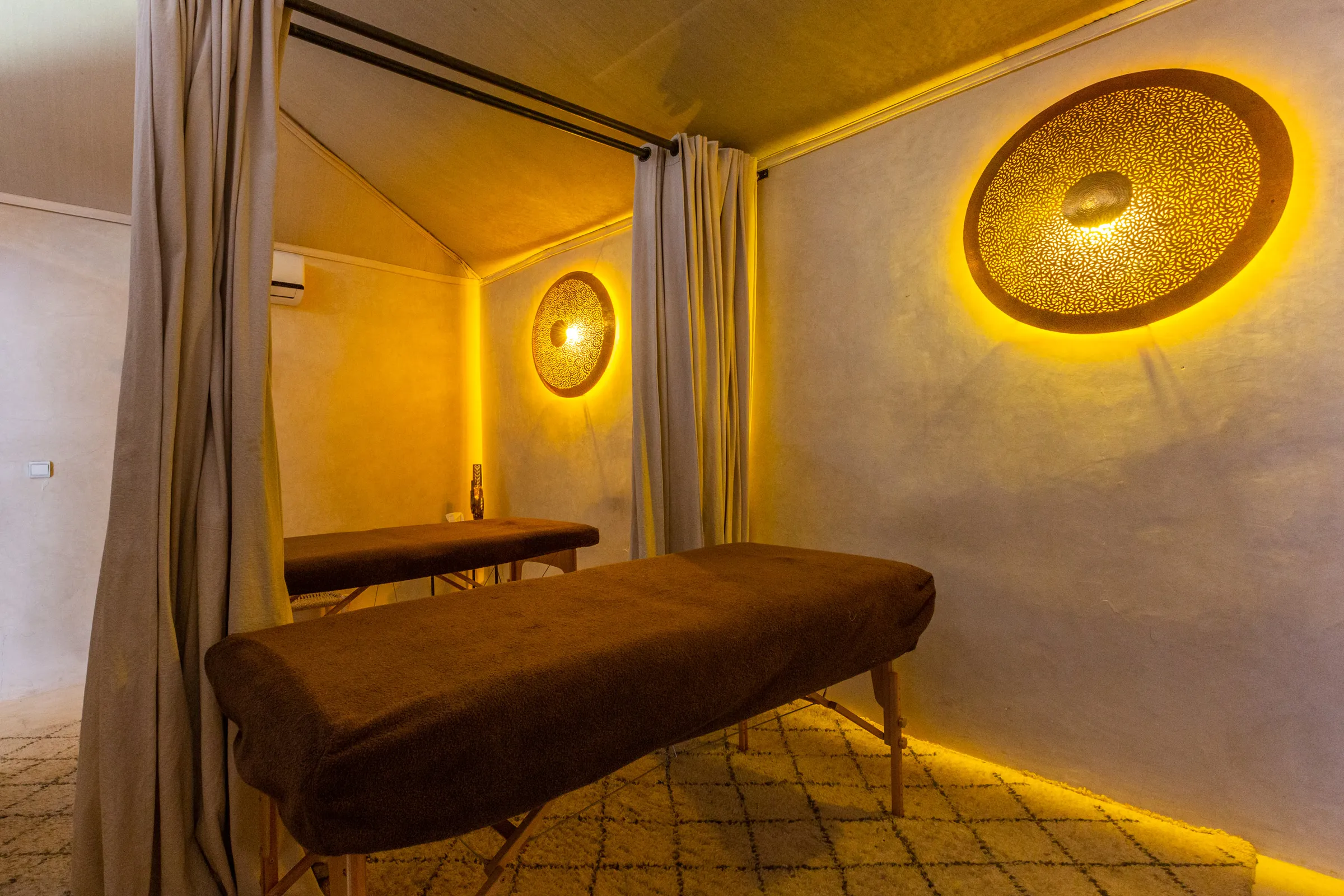Villa Chloé, private estate rental in Sidi Abdellah Ghiat, Marrakech: massage room