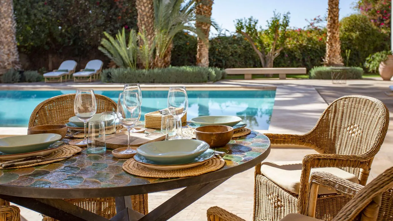 Villa Selene, private villa rental on the Route d'Amizmiz, Marrakech: table set by the pool