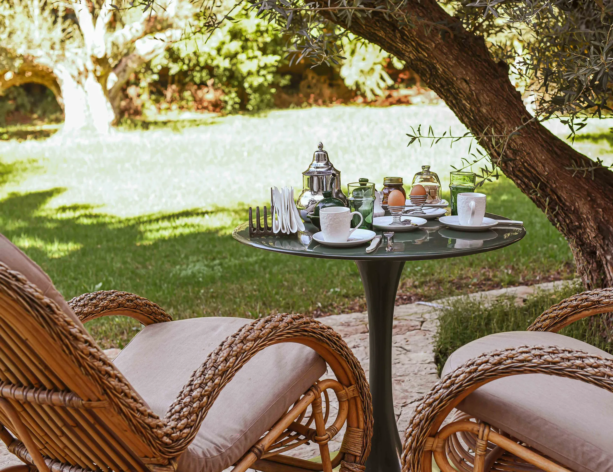 Villa Selene, private villa rental on the Route d'Amizmiz, Marrakech: breakfast in the garden