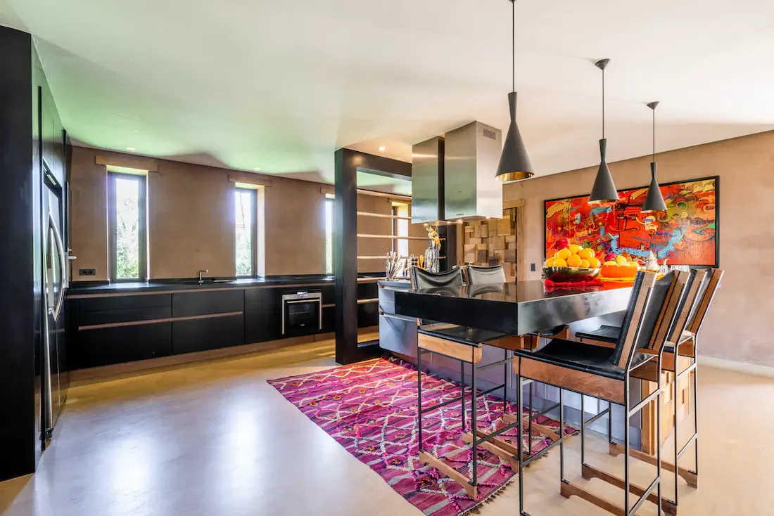 Villa Althea, private villa rental in Bab Atlas, Marrakech: kitchen and dining area