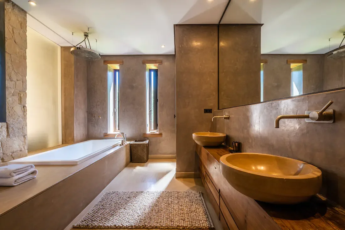 Villa Althea, private villa rental in Bab Atlas, Marrakech: bathroom with bathtub