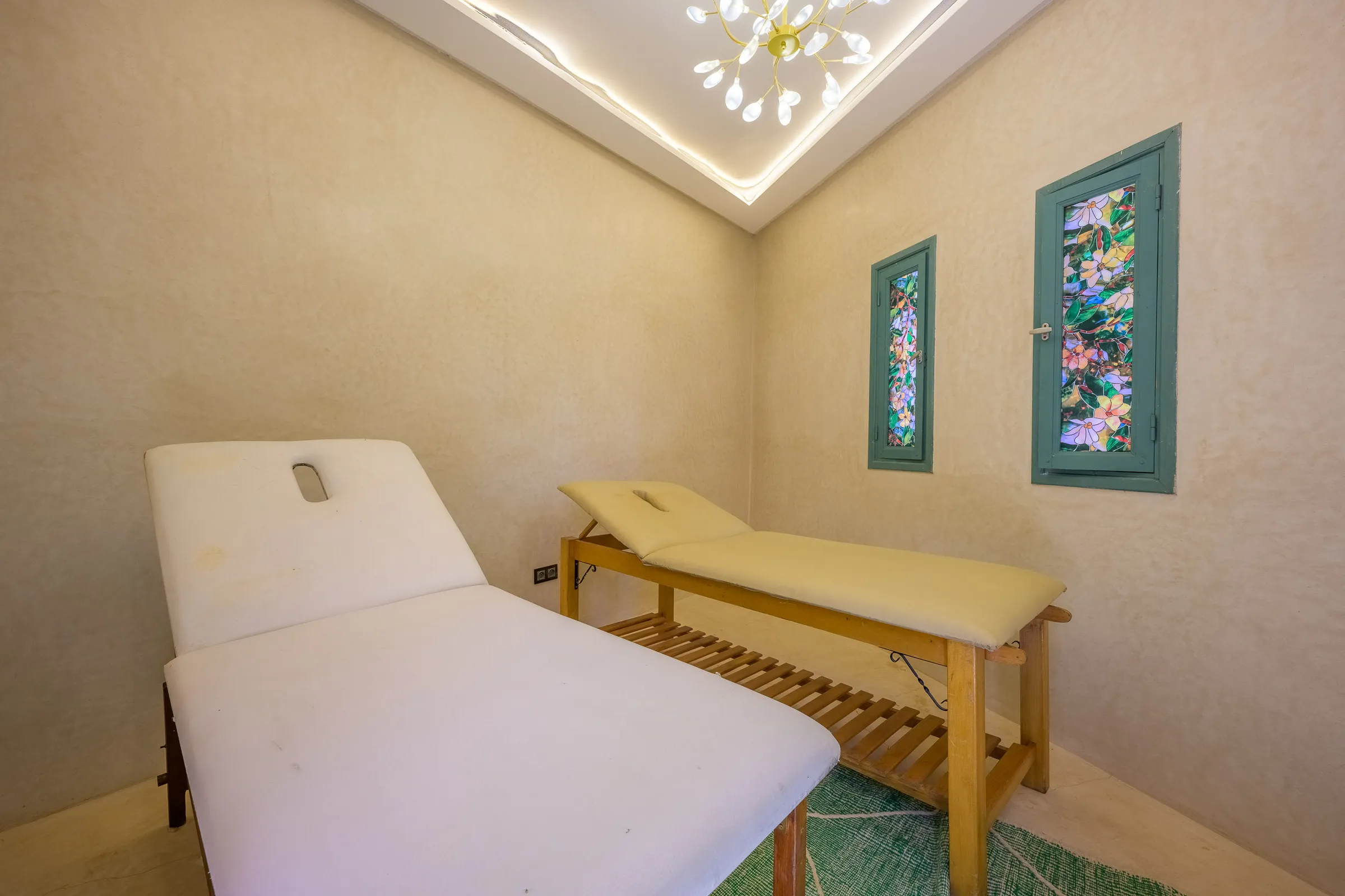 Villa Calypso, private villa rental in the Palmeraie, Marrakech: massage room with two treatment tables